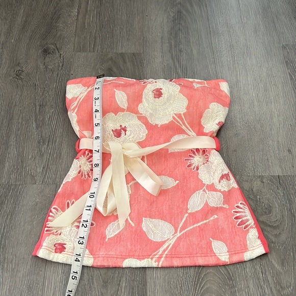 Gorgeous pink top . Size XS - Picture 8 of 8